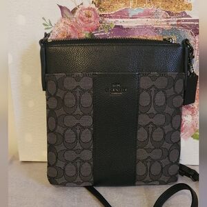 NWOT Brand New signature Coach crossbody